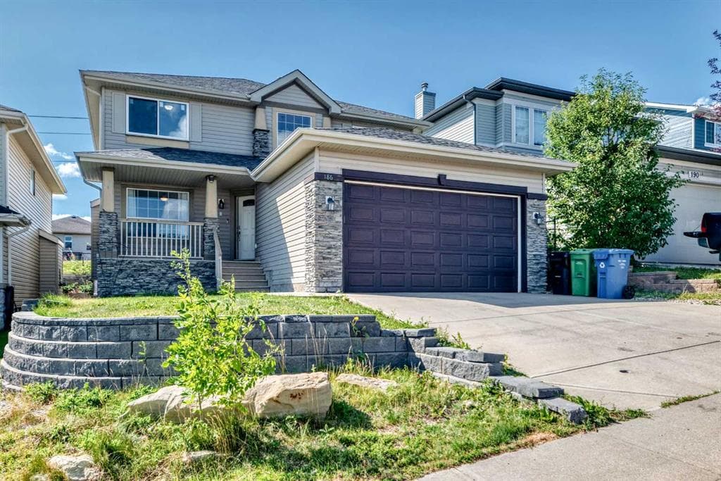 186 Panamount Drive NW — photo 1