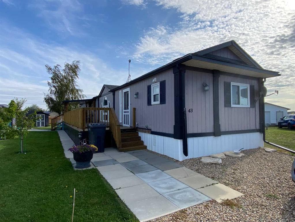 43 Roseglen Close — photo 1