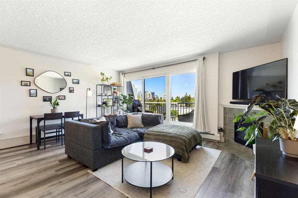 401, 2515 14A Street SW — photo 1