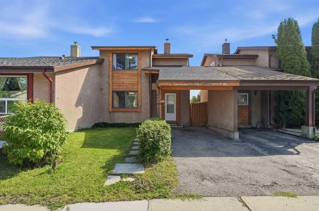 3-bed Semi-detached for sale at 40 Pinecliff Close, Calgary