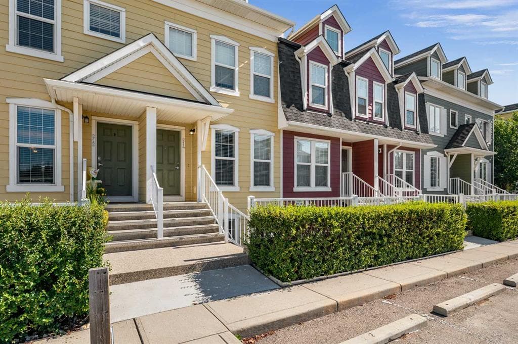 2-bed Townhouse for sale at 216 Mckenzie Towne Close SE, Calgary