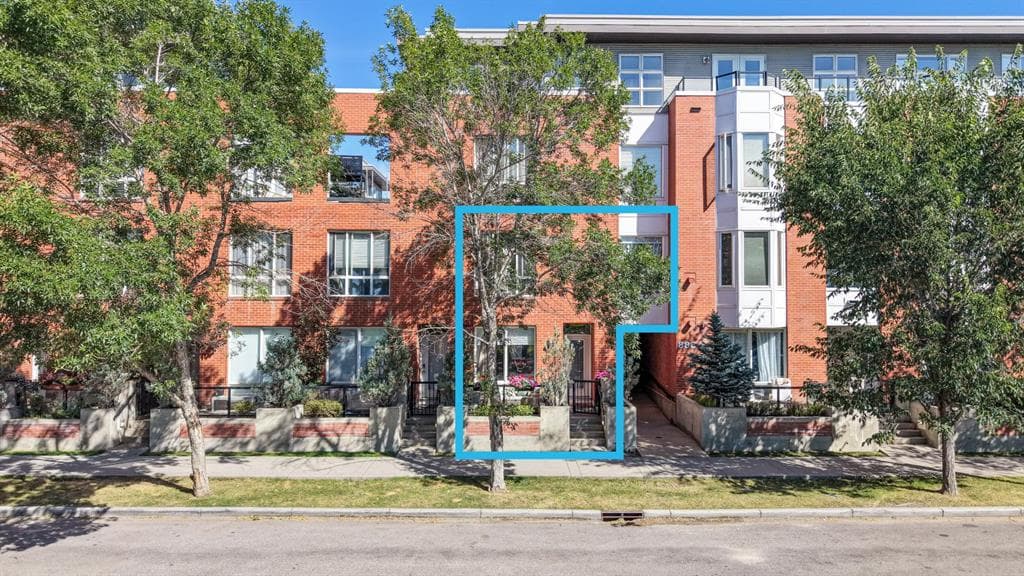 3-bed Townhouse for sale at 113, 830 Centre Avenue NE, Calgary