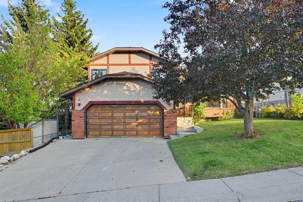 71 Coach Gate Way SW — photo 1