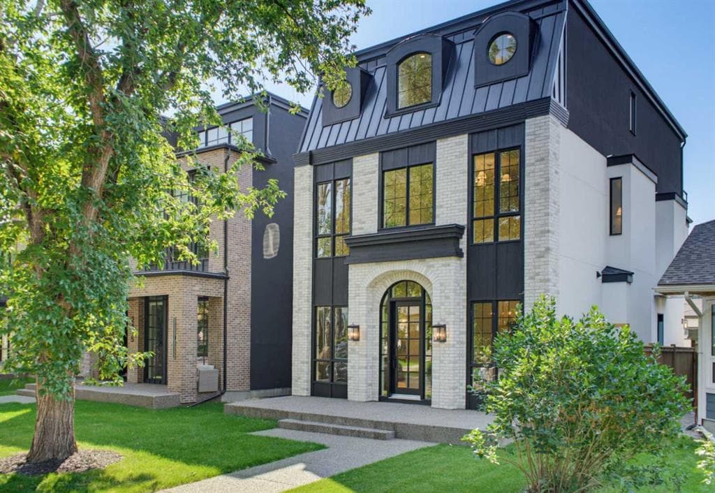 4-bed Detached for sale at 2407 4 Avenue NW, Calgary