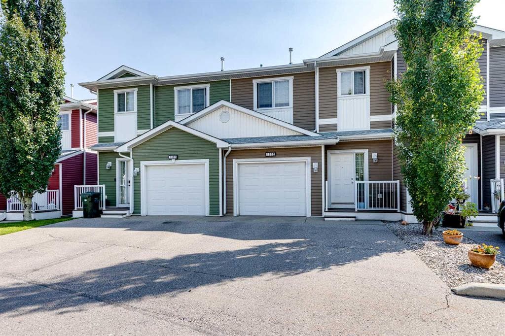 3-bed Townhouse for sale at 1302, 800 Yankee Valley Boulevard SE, Airdrie