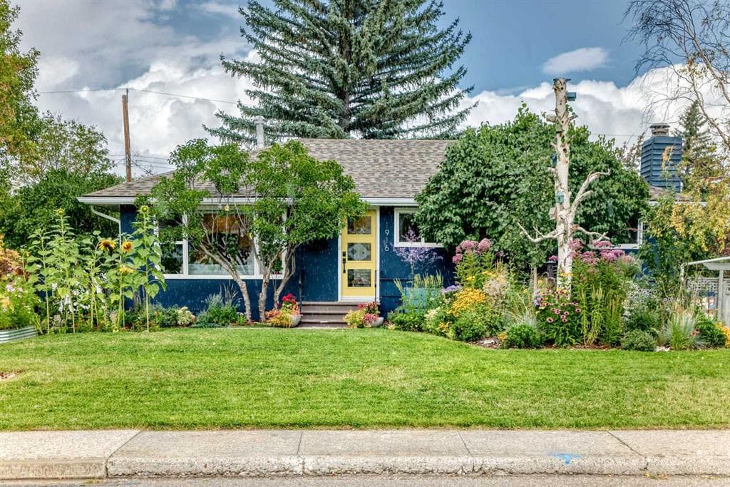 4-bed Detached for sale at 1916 Green Ridge Road SW, Calgary