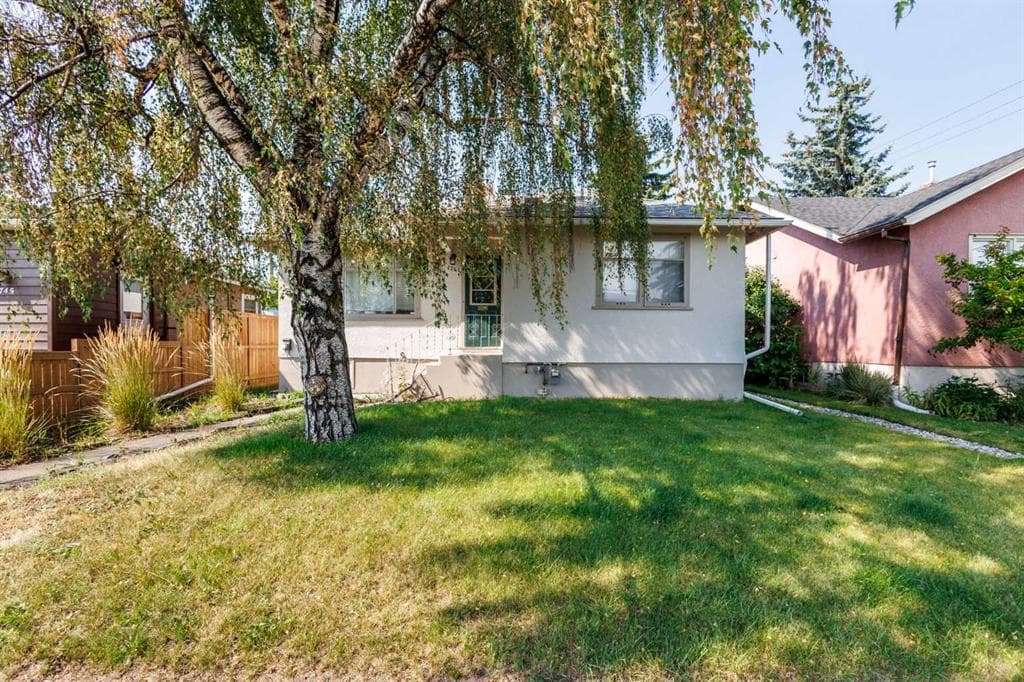 1741 24 Street SW — photo 1