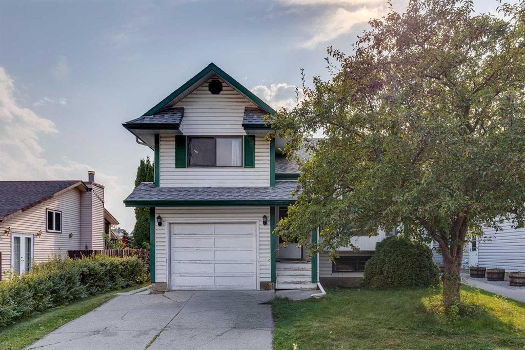 111 Riverbrook Road SE — photo 1