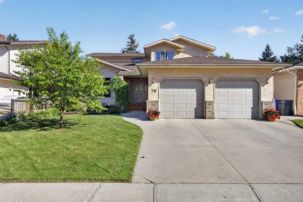 70 Balsam Crescent — photo 1