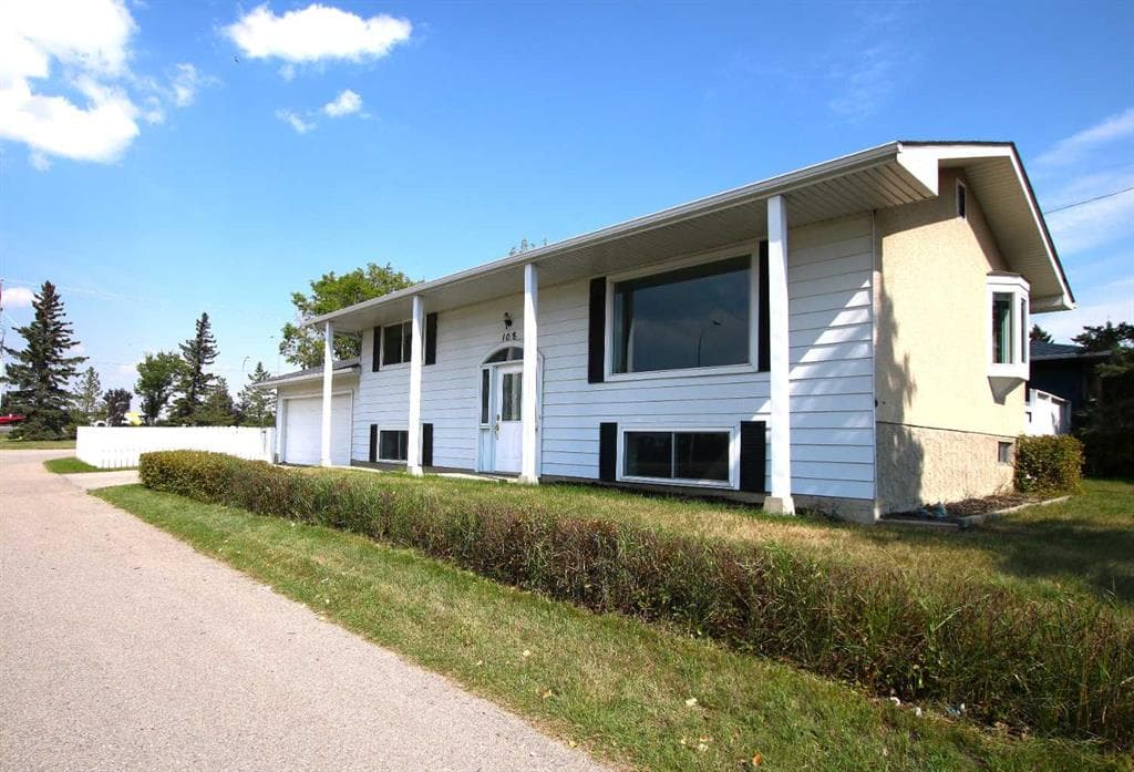 3-bed Detached for sale at 108 Flett Drive NE, Airdrie