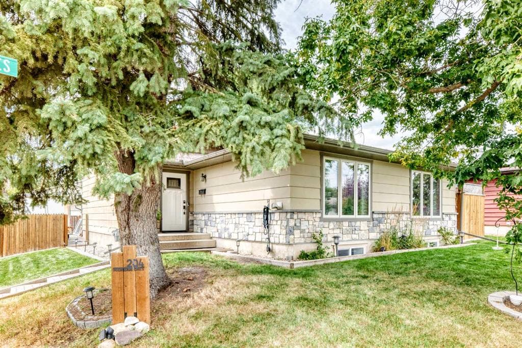 5-bed Detached for sale at 204 Midridge Crescent SE, Calgary