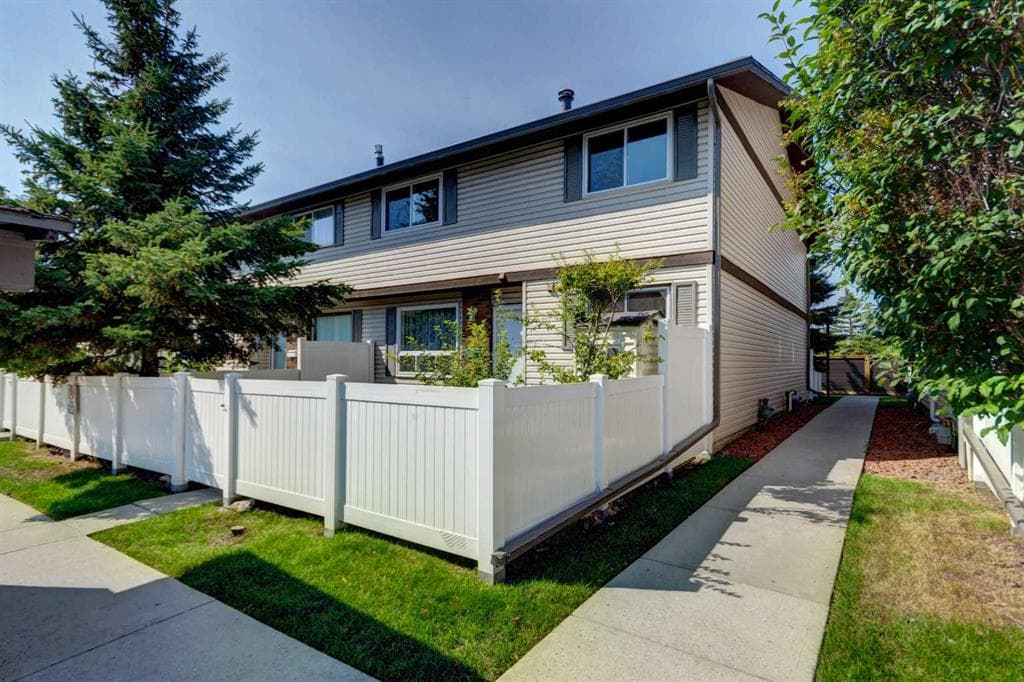 2-bed Townhouse for sale at 12, 740 Bracewood Drive SW, Calgary