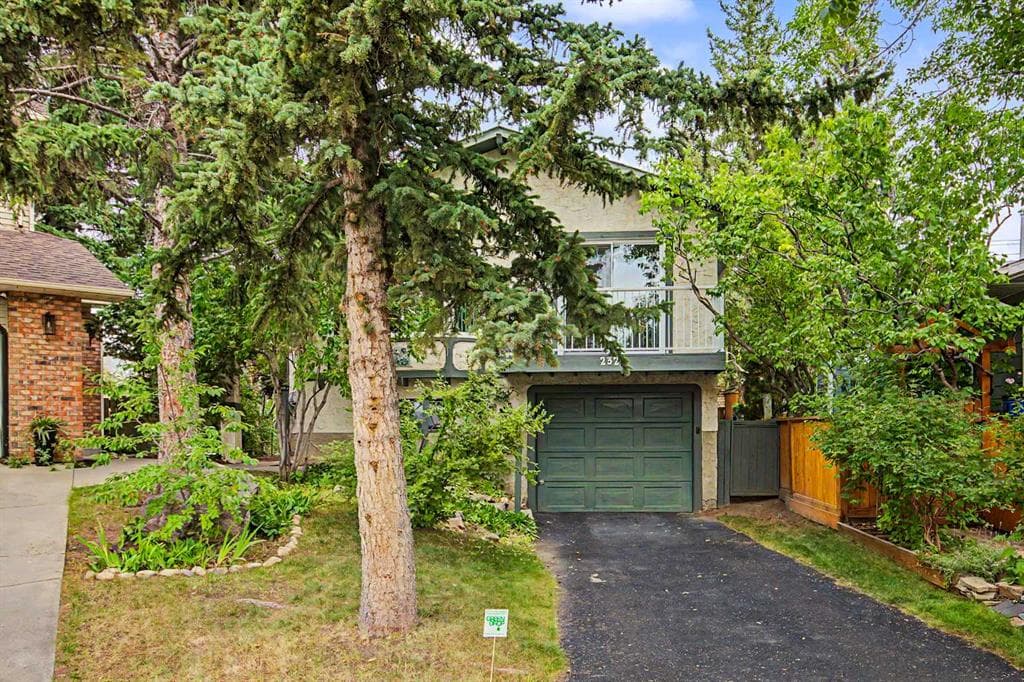4-bed Detached for sale at 232 Sandstone Place NW, Calgary