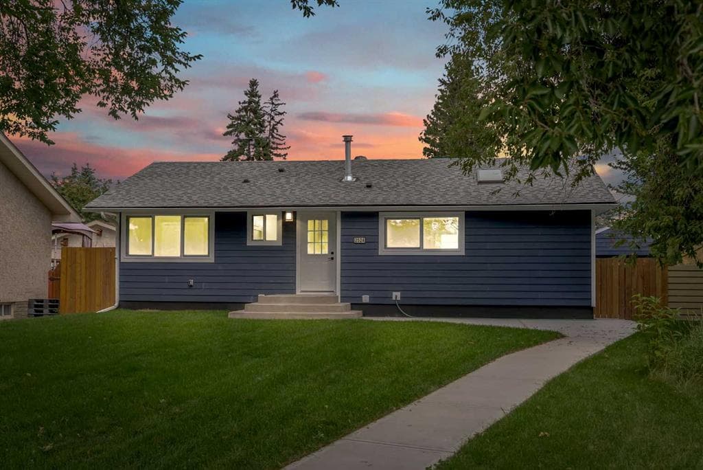 2524 Southwood Drive SE — photo 1
