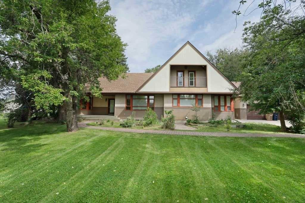 1024 Cassils Road W — photo 1