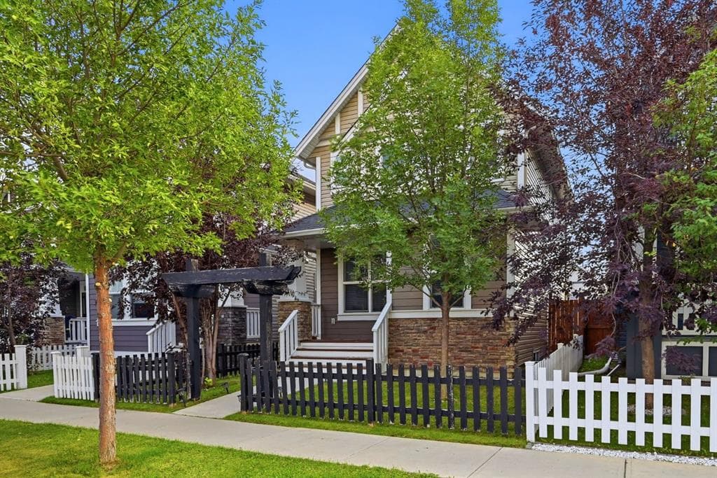 3-bed Detached for sale at 1843 Reunion Boulevard NW, Airdrie