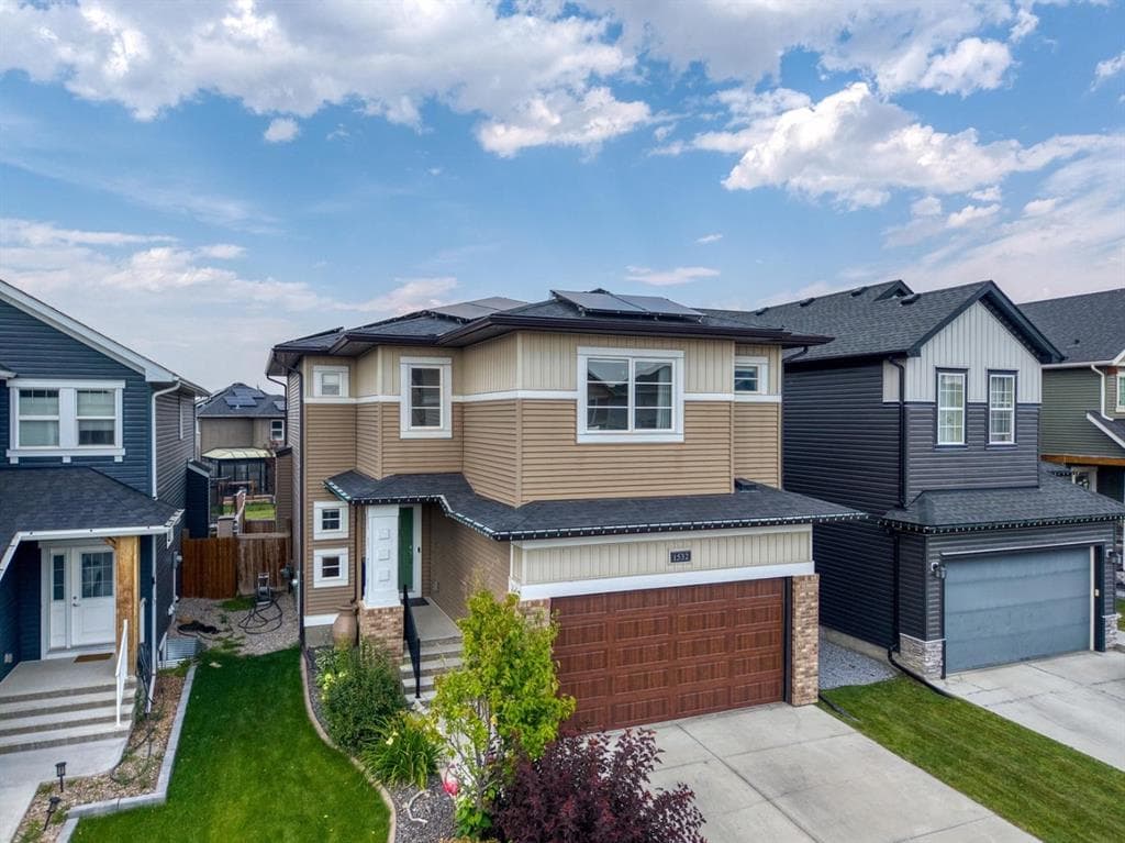 5-bed Detached for sale at 1532 Ravensmoor Way SE, Airdrie