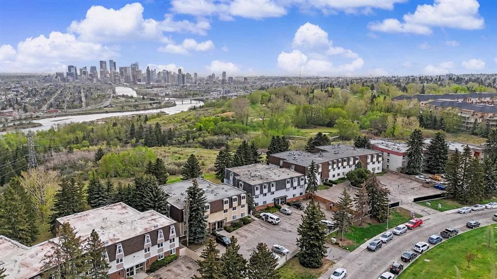 301, 508 Cedar Crescent SW — photo 1