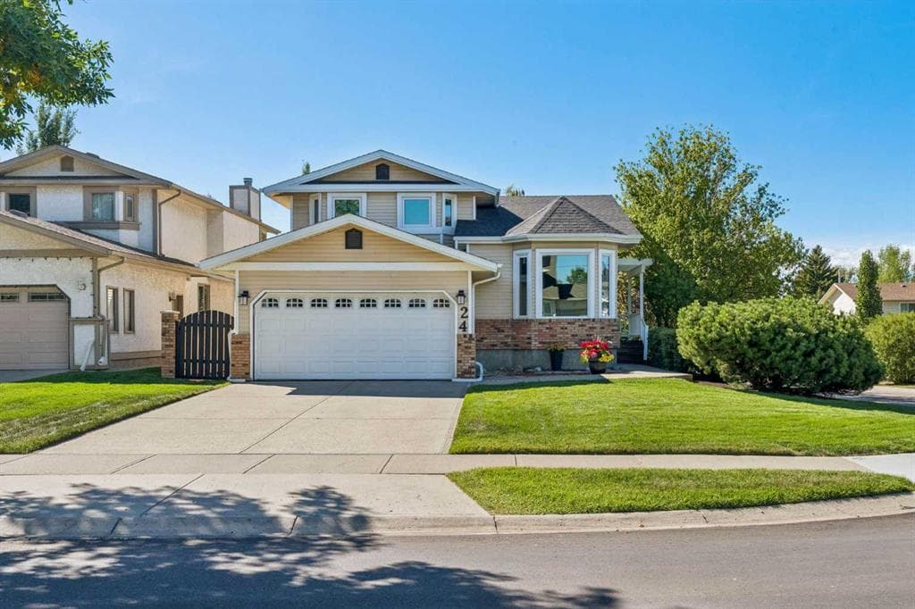 4-bed Detached for sale at 24 Scenic Acres Drive NW, Calgary