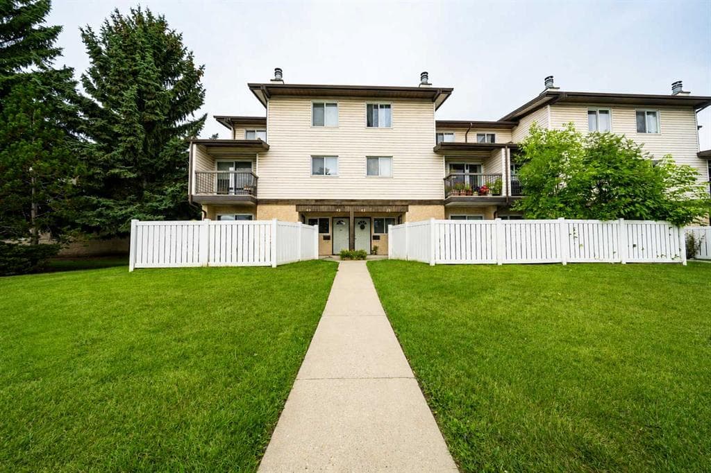 2-bed Townhouse for sale at 40, 3745 Fonda Way SE, Calgary