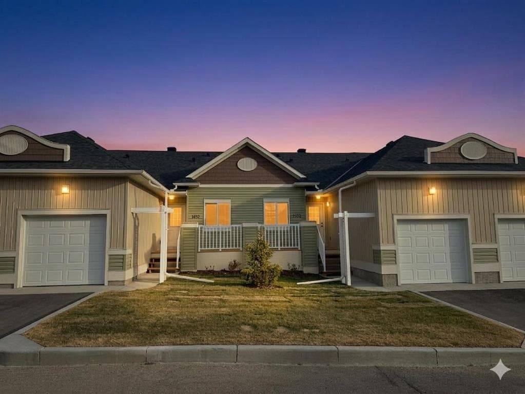 3-bed Townhouse for sale at 1103 Clover Close, Carstairs