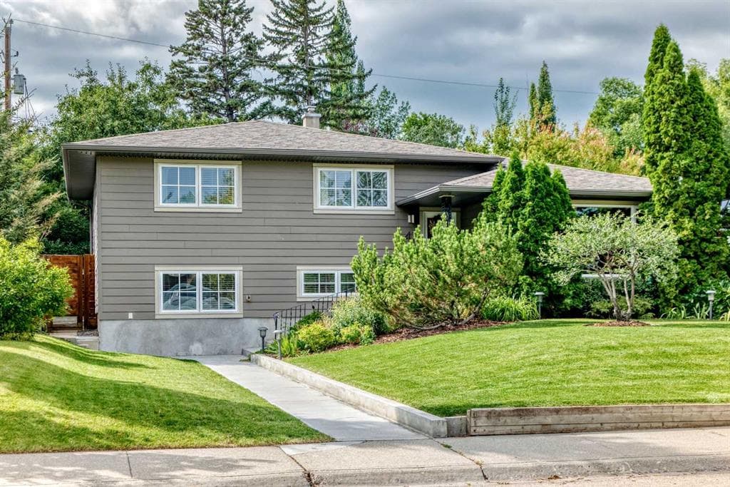 2-bed Detached for sale at 47 Woodlark Drive SW, Calgary