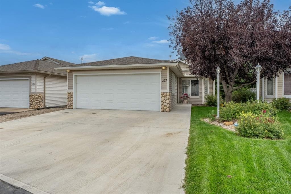 3-bed Detached for sale at 127 Whispering Way, Vulcan