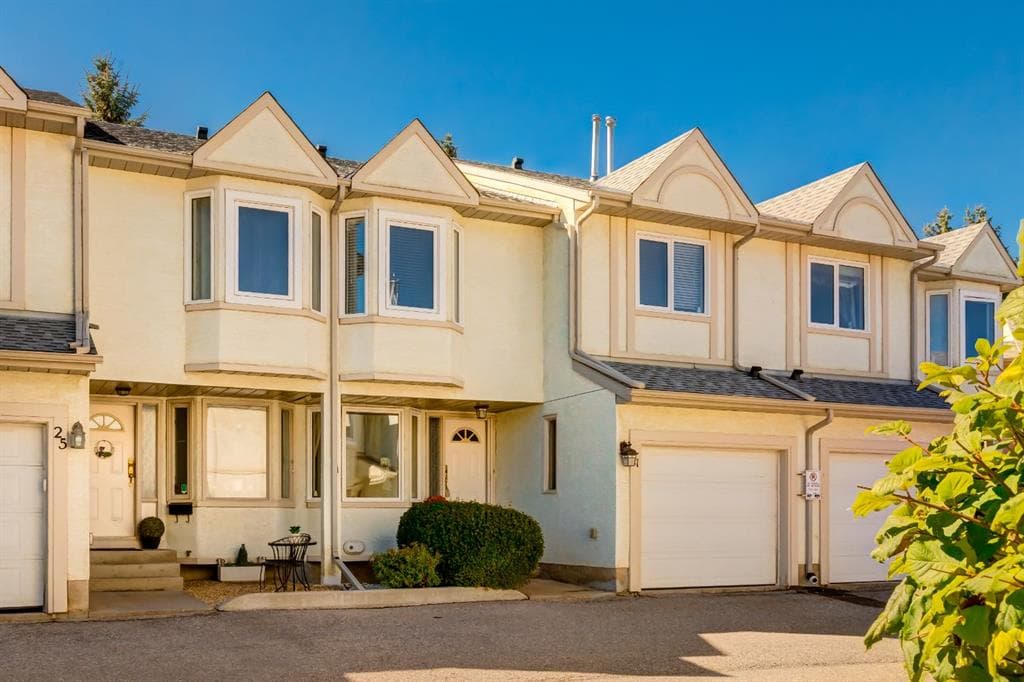 3-bed Townhouse for sale at 21, 468 Woodbine Boulevard SW, Calgary