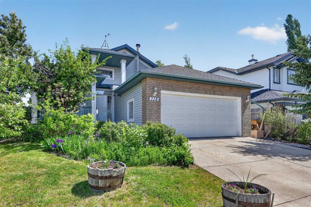 4-bed Detached for sale at 118 Invermere Drive, Chestermere