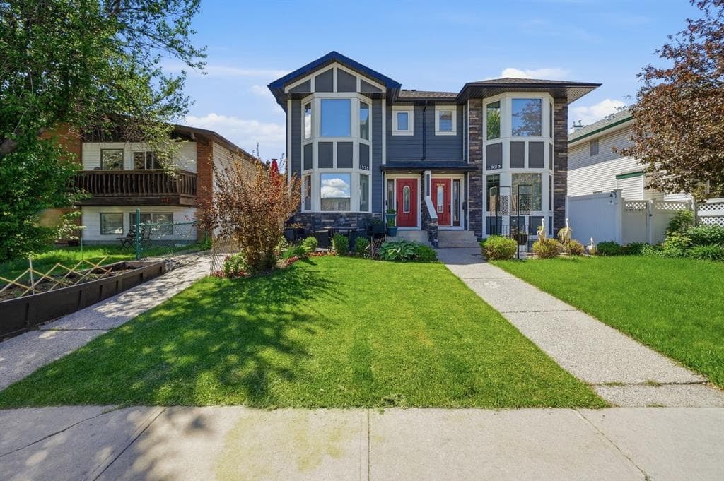 2, 1925 35 Street SW — photo 1