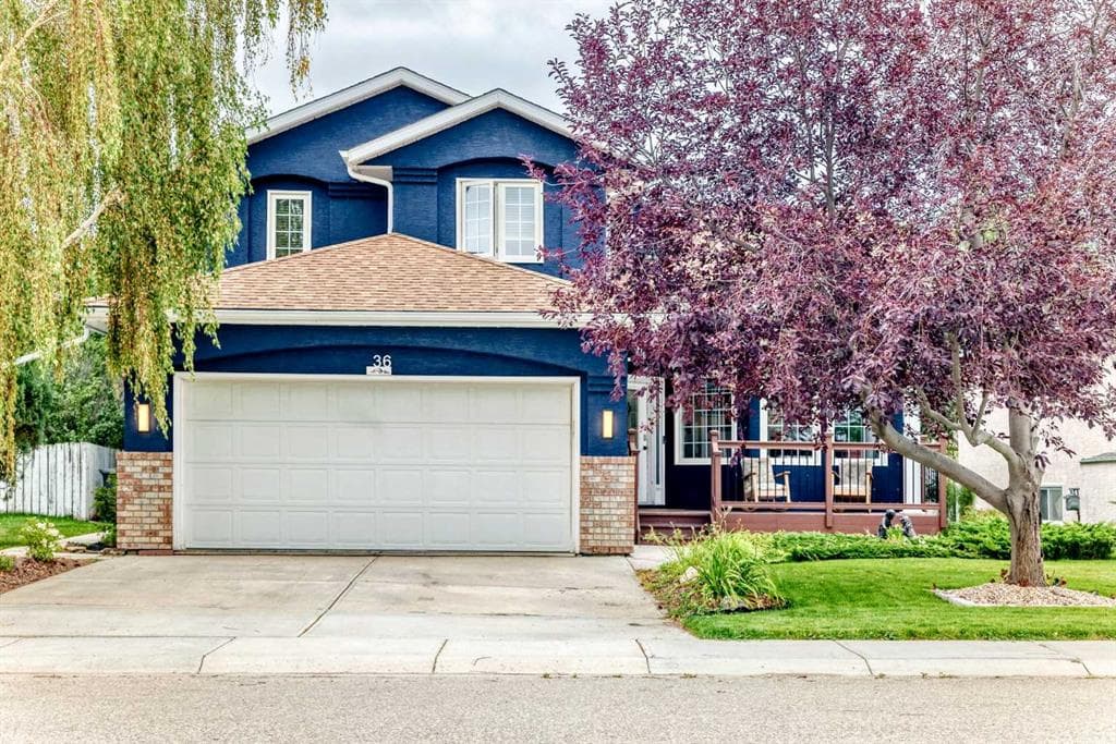 36 Chinook Crescent — photo 1
