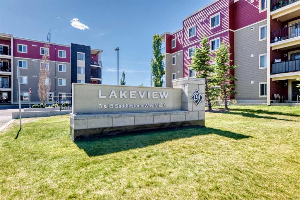 416, 15 Saddlestone Way NE — photo 1