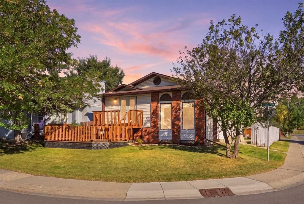 2-bed Detached for sale at 236 Marquis Place SE, Airdrie