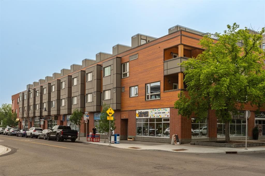 2-bed Townhouse for sale at 213, 118 8 Street NE, Calgary