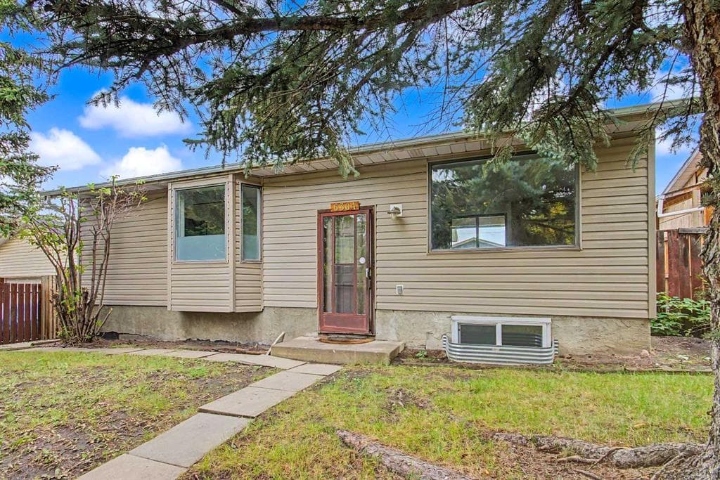4-bed Detached for sale at 6304 28 Avenue NE, Calgary
