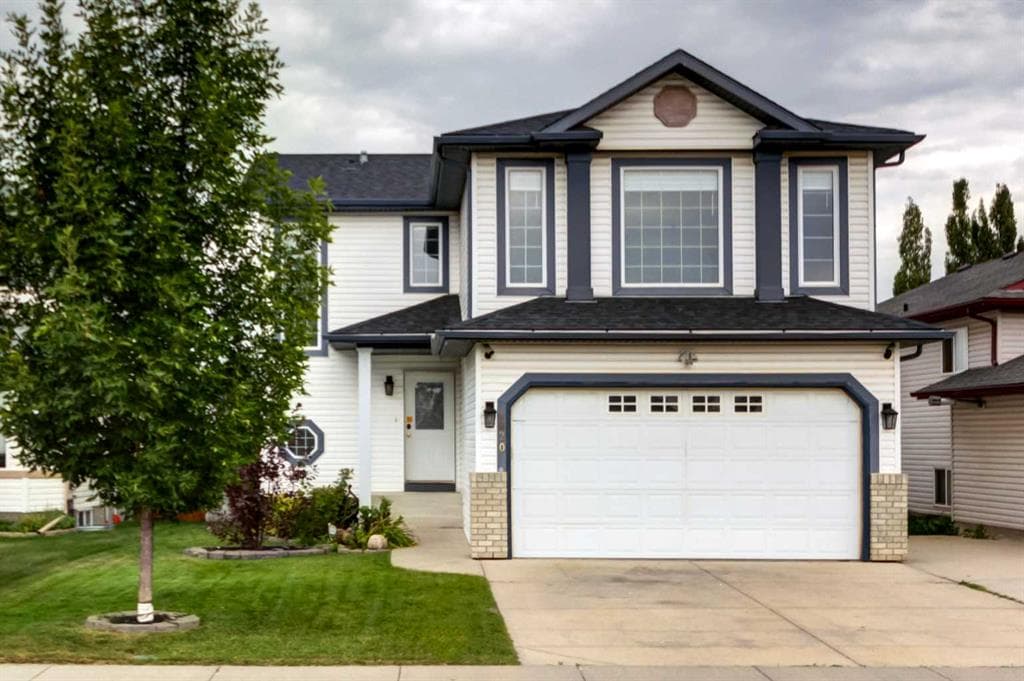 4-bed Detached for sale at 1820 Woodside Boulevard NW, Airdrie