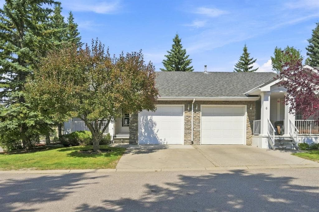 4 Douglasview Park SE — photo 1