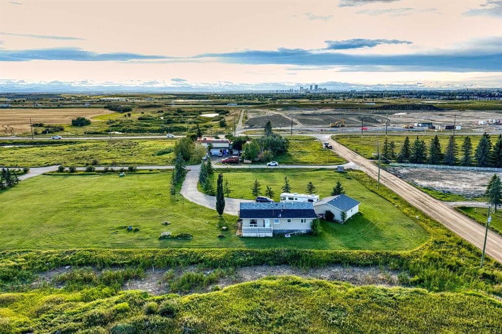 3-bed Detached for sale at 6 Gunnstone Gardens SE, Calgary