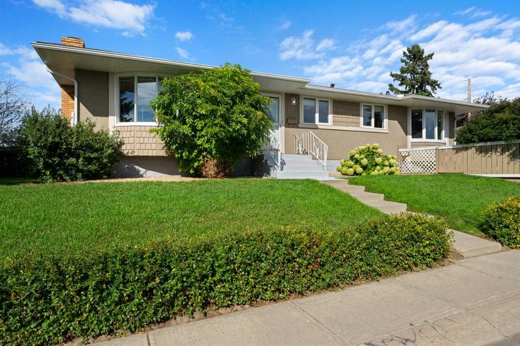 1116 Mayland Drive NE — photo 1