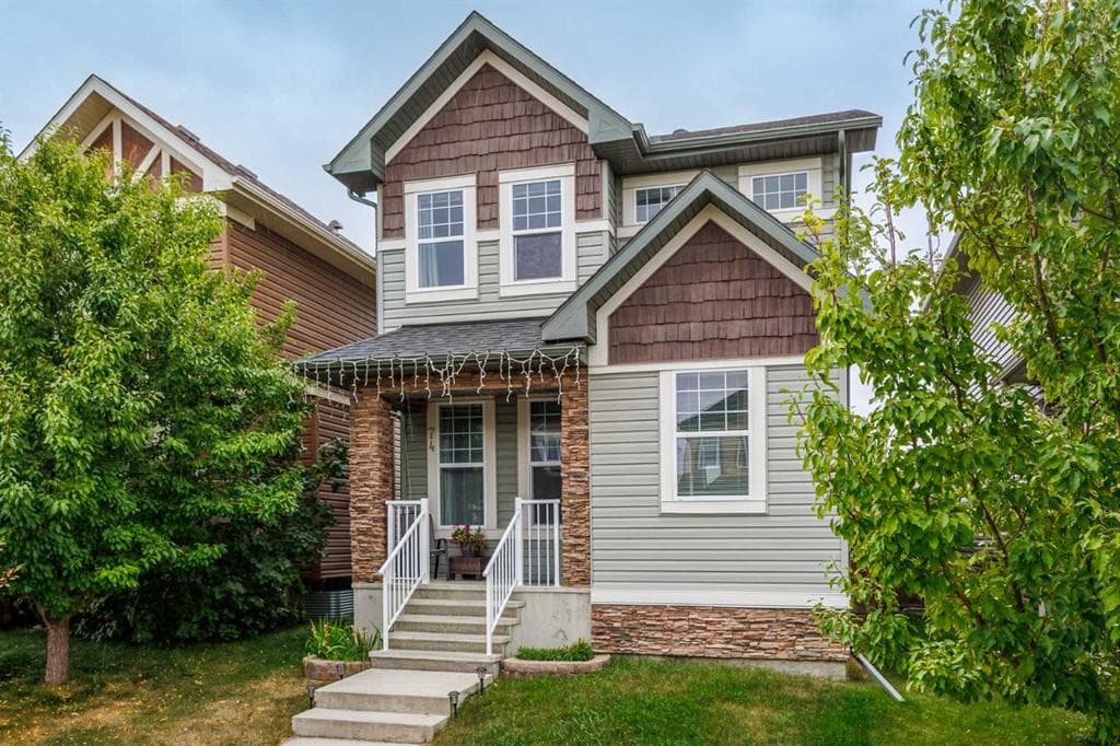 74 Ravenswynd Rise SE — photo 1