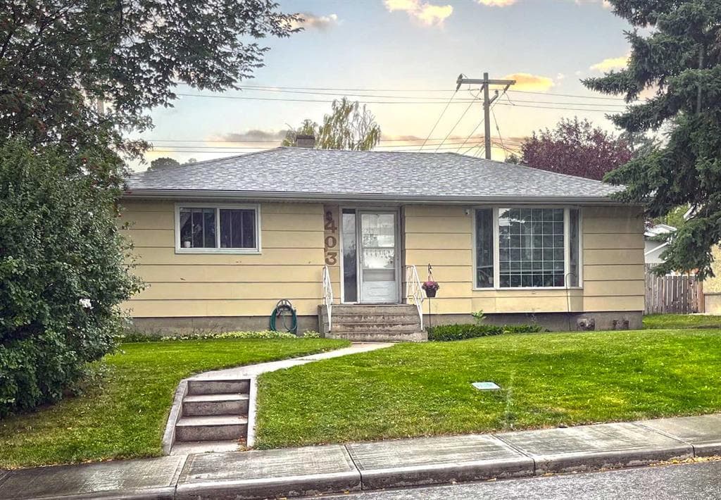 403 Hendon Drive NW — photo 1