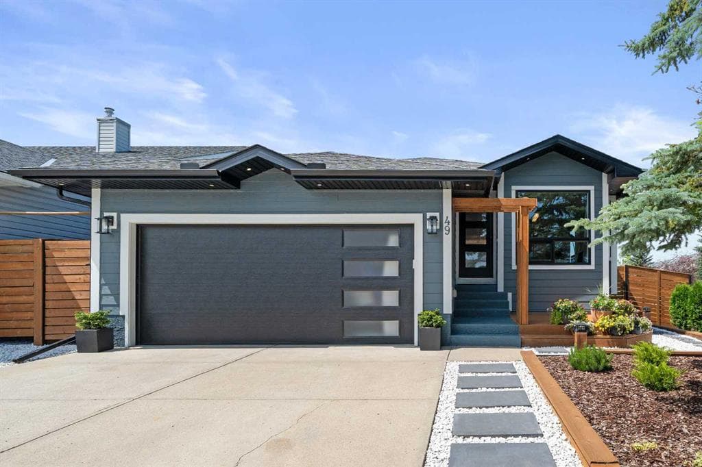 49 Sunlake Road SE — photo 1