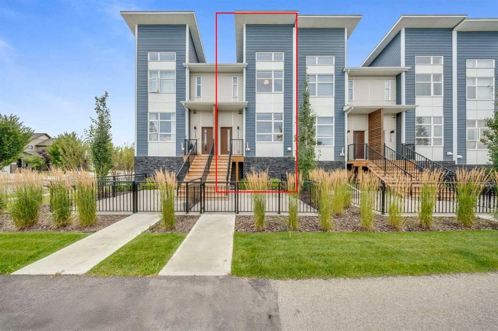 3-bed Townhouse for sale at 144 Walden Lane SE, Calgary