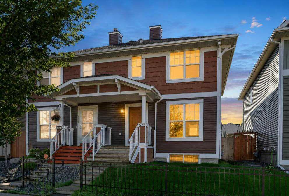 3-bed Semi-detached for sale at 577 Auburn Bay Avenue SE, Calgary