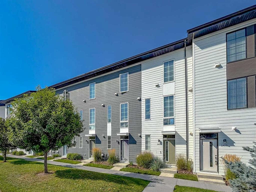 2-bed Townhouse for sale at 2474 210 Avenue SE, Calgary