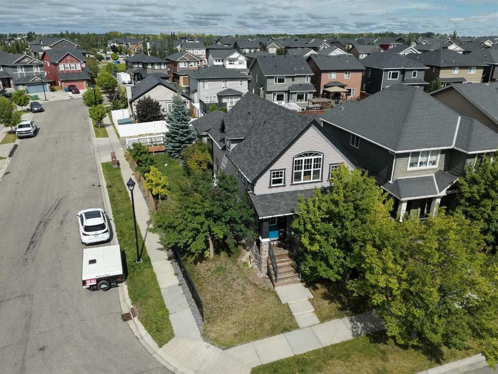 4-bed Detached for sale at 1200 Ravenswood Drive SE, Airdrie