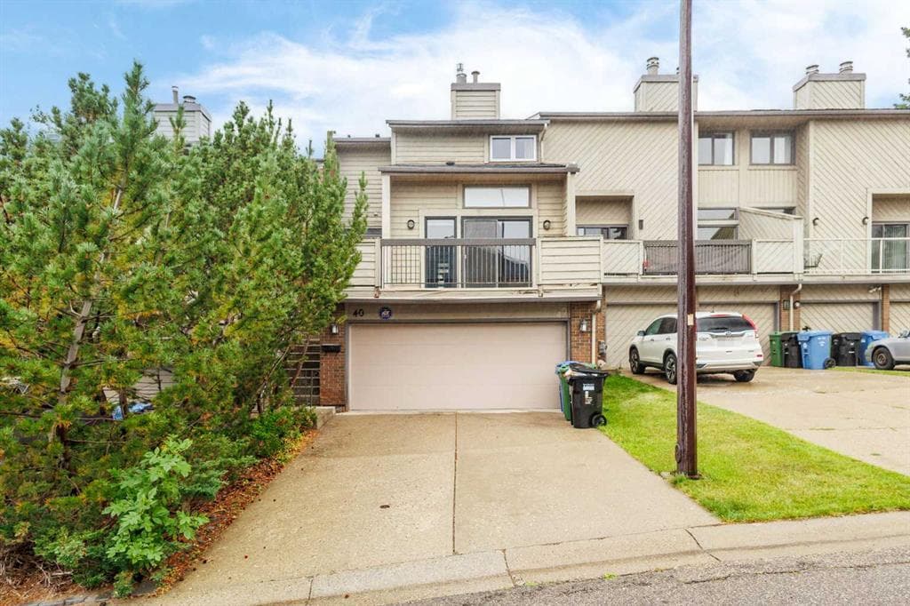 40 Edgemont Estates Road NW — photo 1