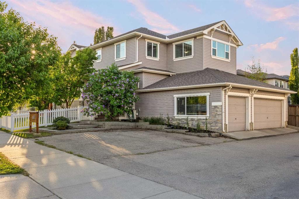 4-bed Detached for sale at 318 Coopers Drive SW, Airdrie