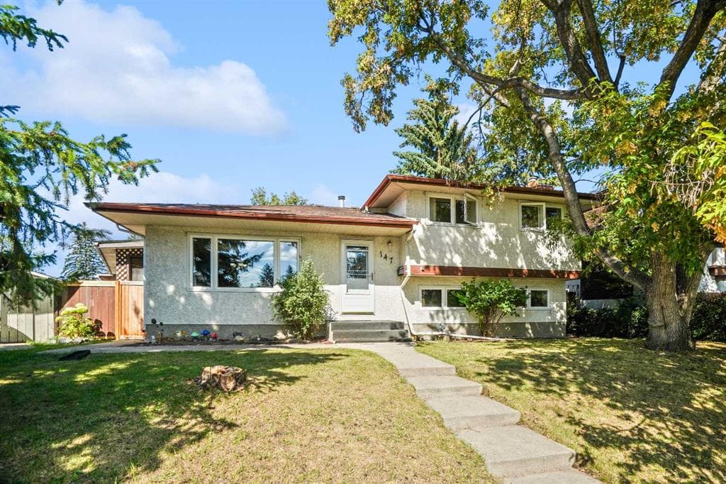 4-bed Detached for sale at 147 Manora Hill NE, Calgary