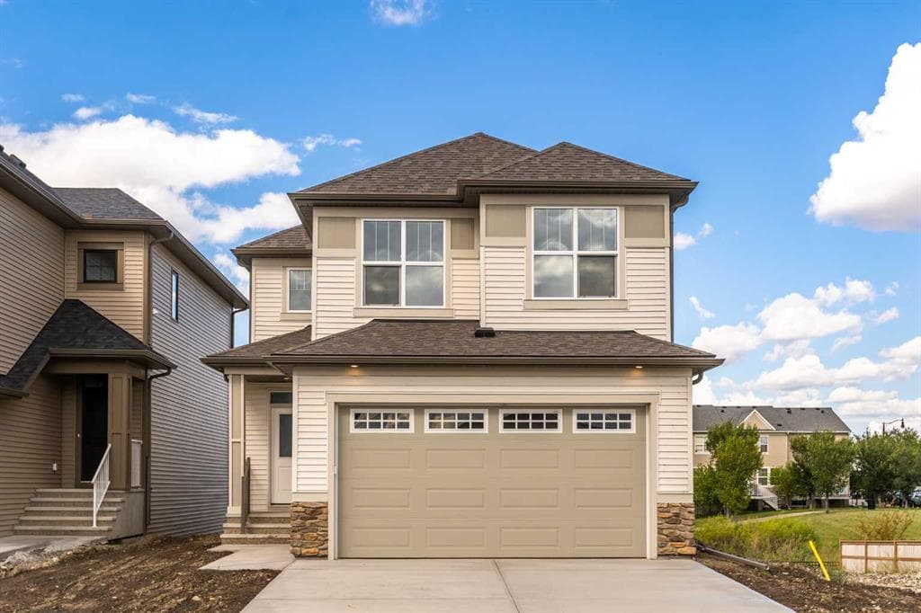 308 Montrose Crescent SE — photo 1